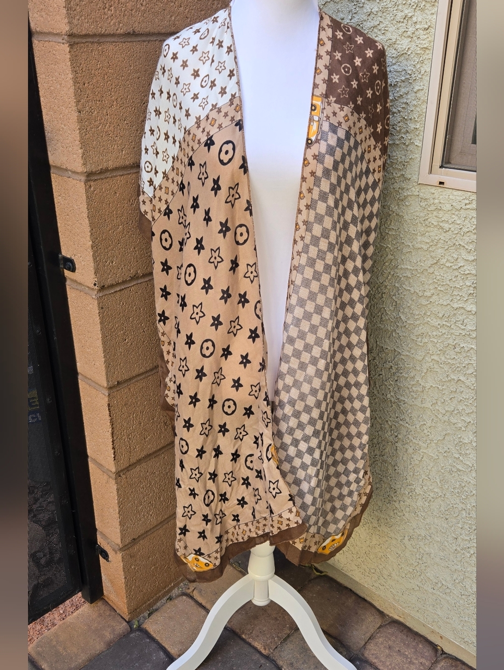 Odiva Beige & Brown Patterned Shawl Cardigan